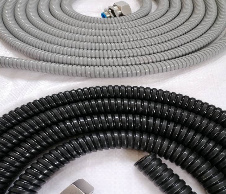 比较包塑软管与金属软管：特性、用途与区别