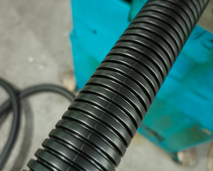 线束波纹管在光伏电站中的应用：守护绿色能源的“电缆铠甲”